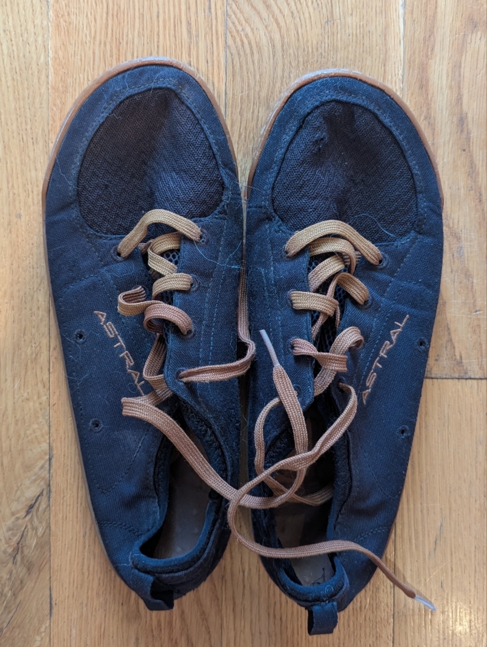 Astral Men’s Loyak